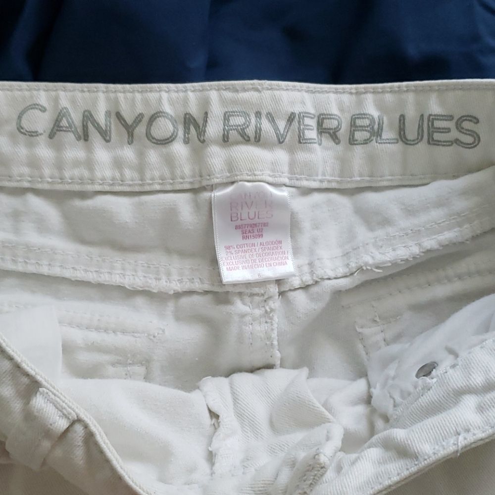 Canyon River Blues Shorts   - Picture 5 of 7